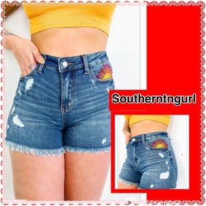 NWT JUDY BLUE High Rise Medium Wash Distressed Denim Embroider Rainbow Shorts